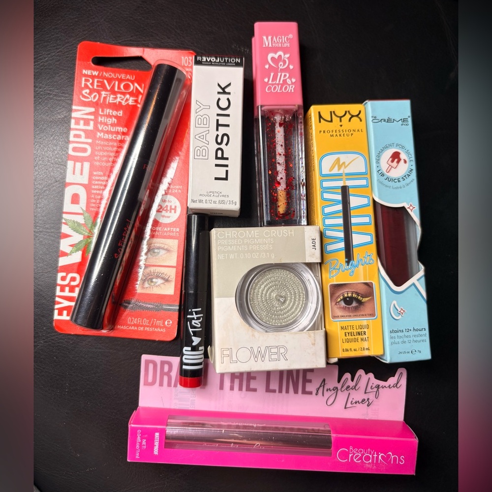 All New Mixed MakepUp Bundle of 8 Pieces for Eyes, Lips and Lashes